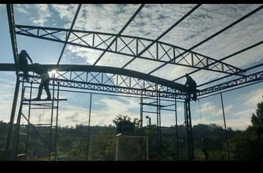 Içamento de viga curva para pórtico de cobertura metálica